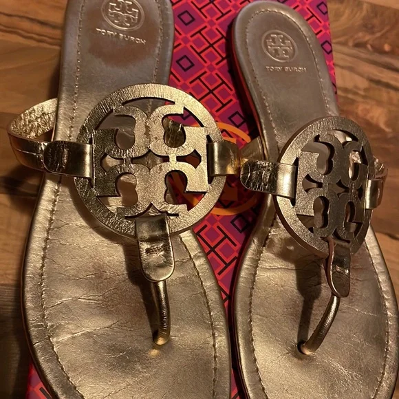 Tory Burch rose gold sandals - Picture 3 of 7